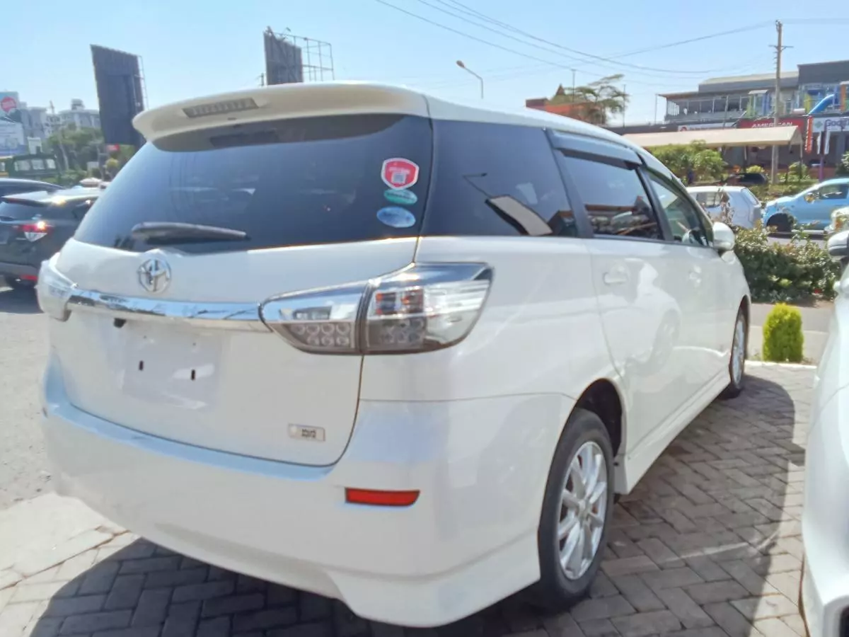 Toyota Wish   - 2017