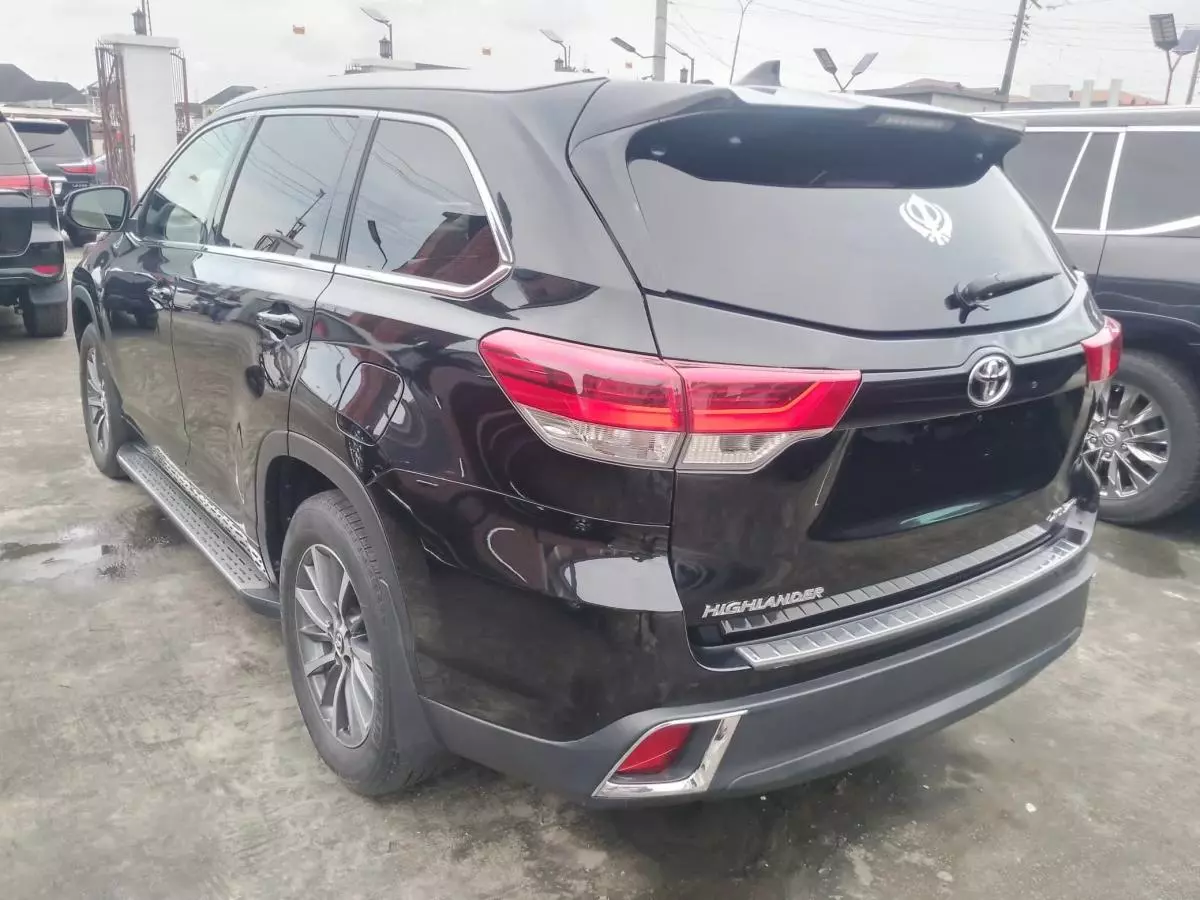 Toyota Highlander   - 2018