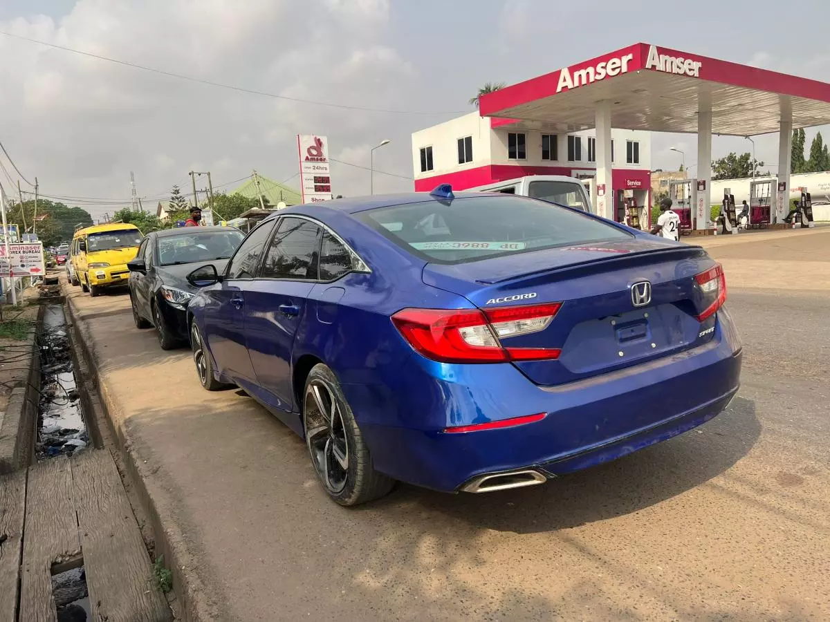 Honda Accord   - 2019