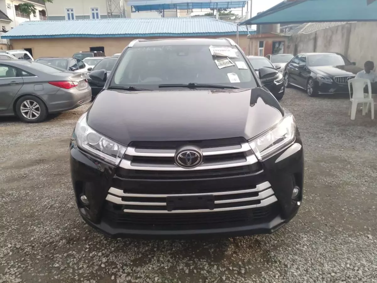 Toyota Highlander   - 2019