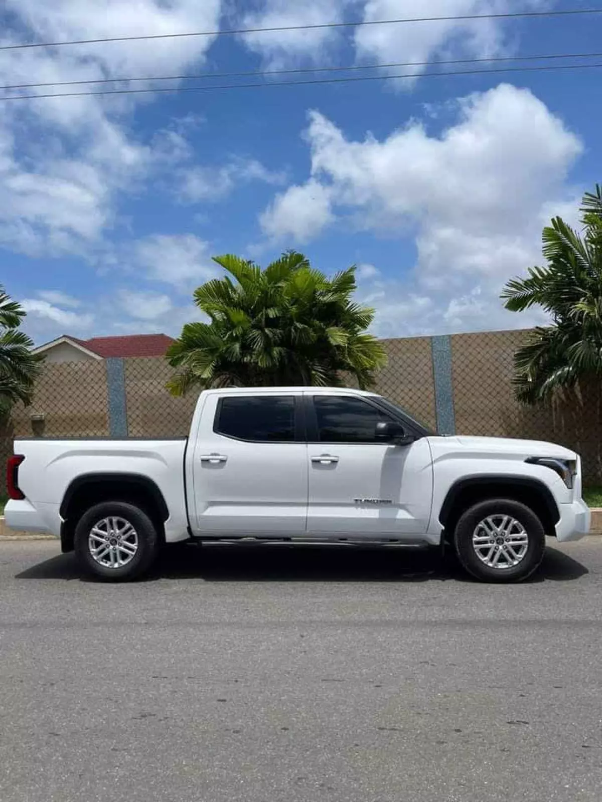 Toyota Tundra   - 2023