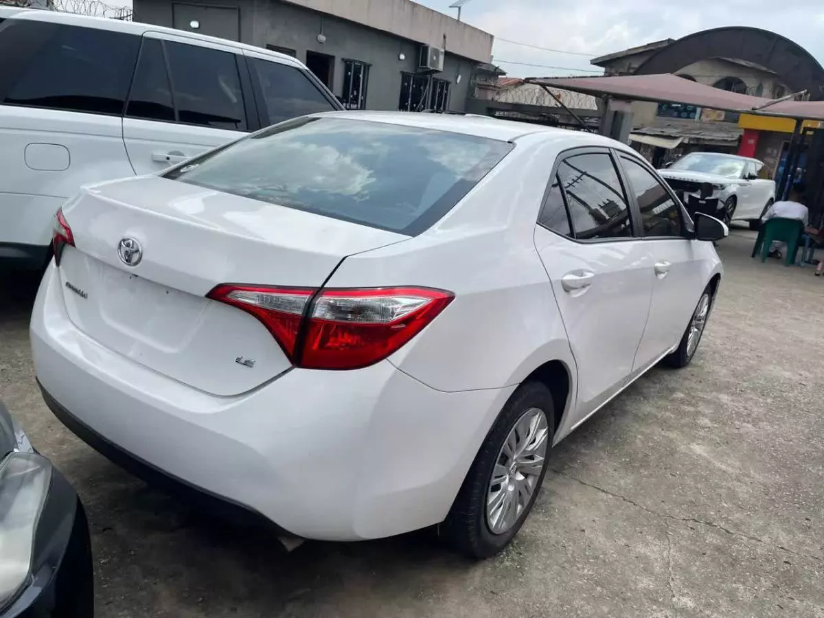 Toyota Corolla   - 2015