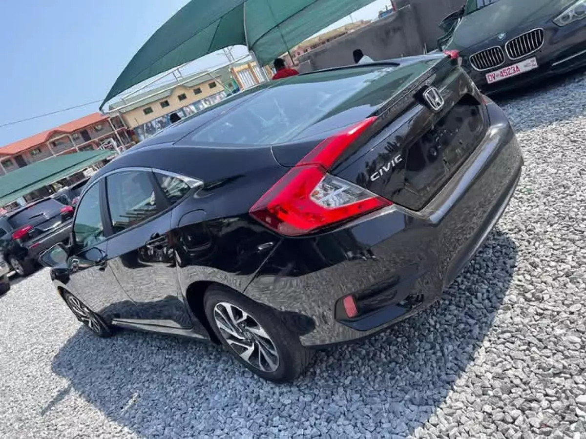 Honda Civic   - 2018