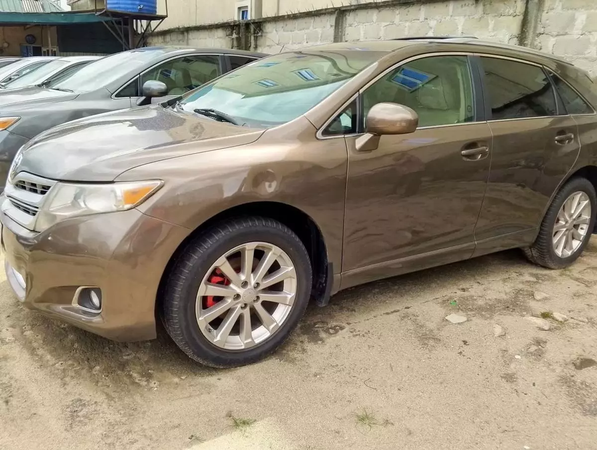 Toyota Venza   - 2010