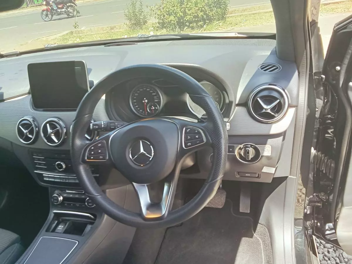 Mercedes-Benz B 180   - 2017