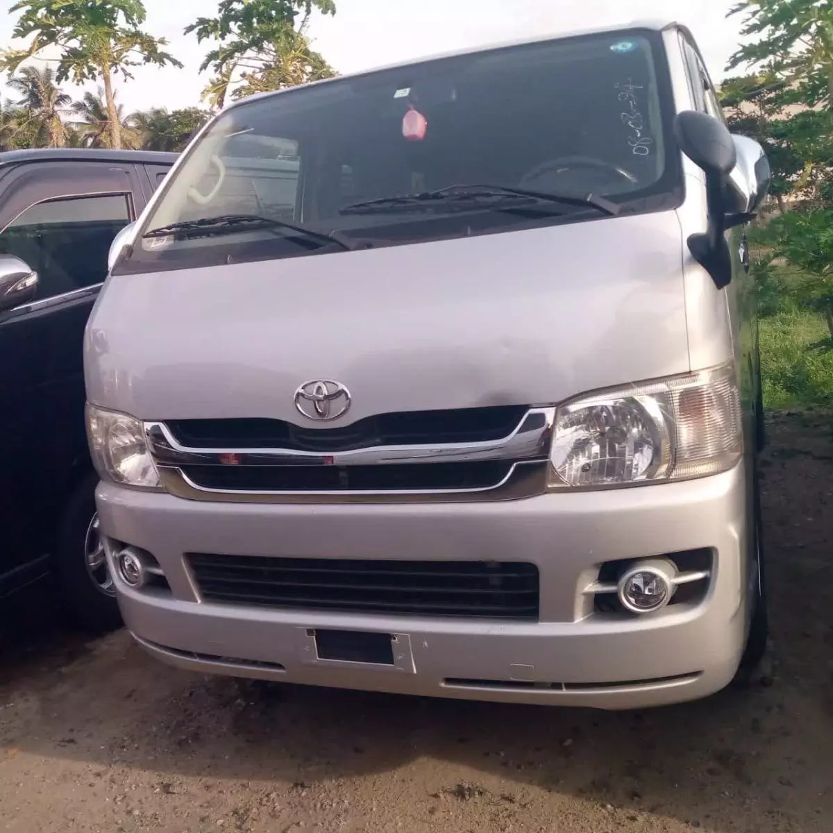 Toyota Hiace   - 2010