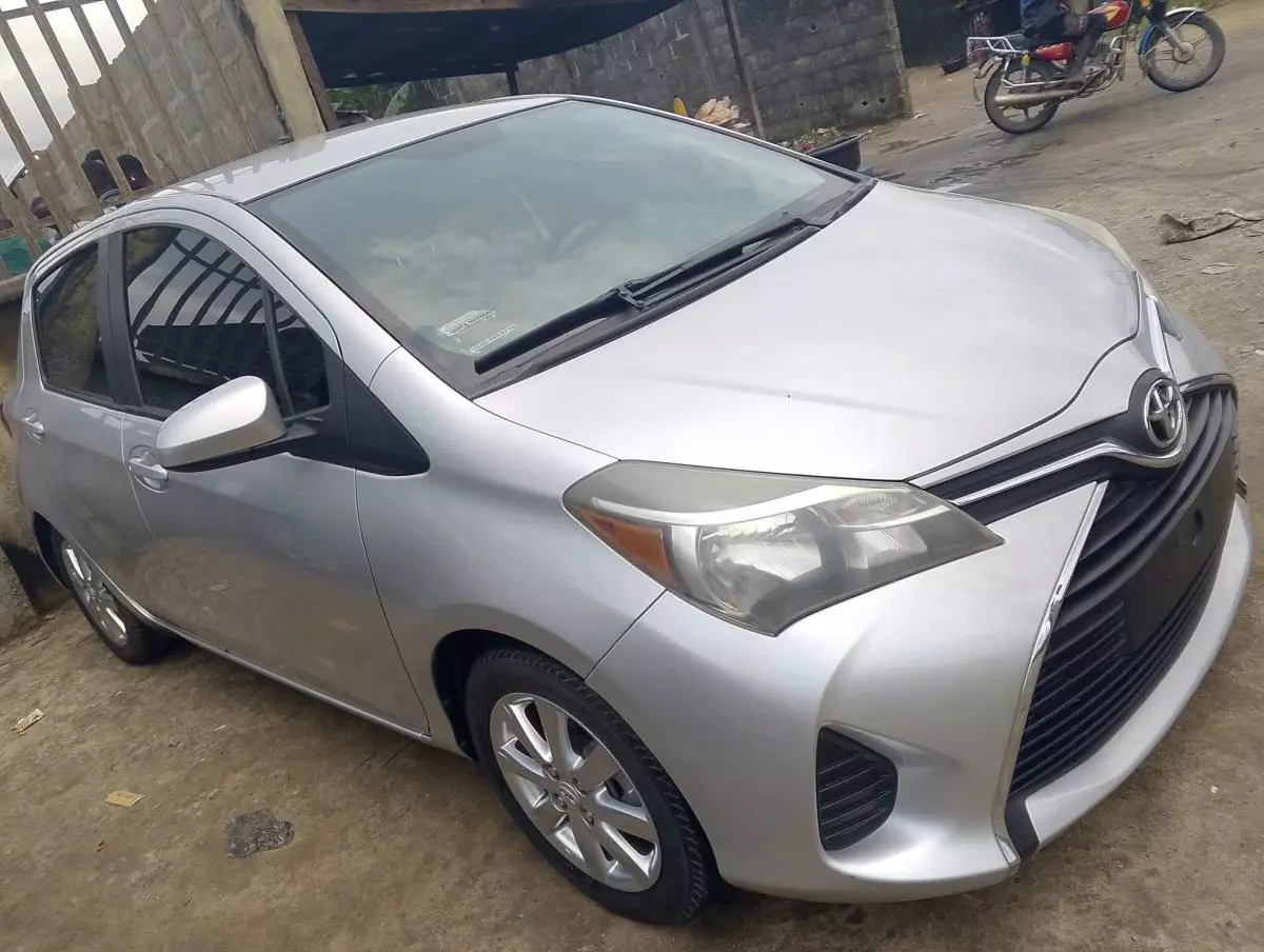 Toyota Yaris   - 2015