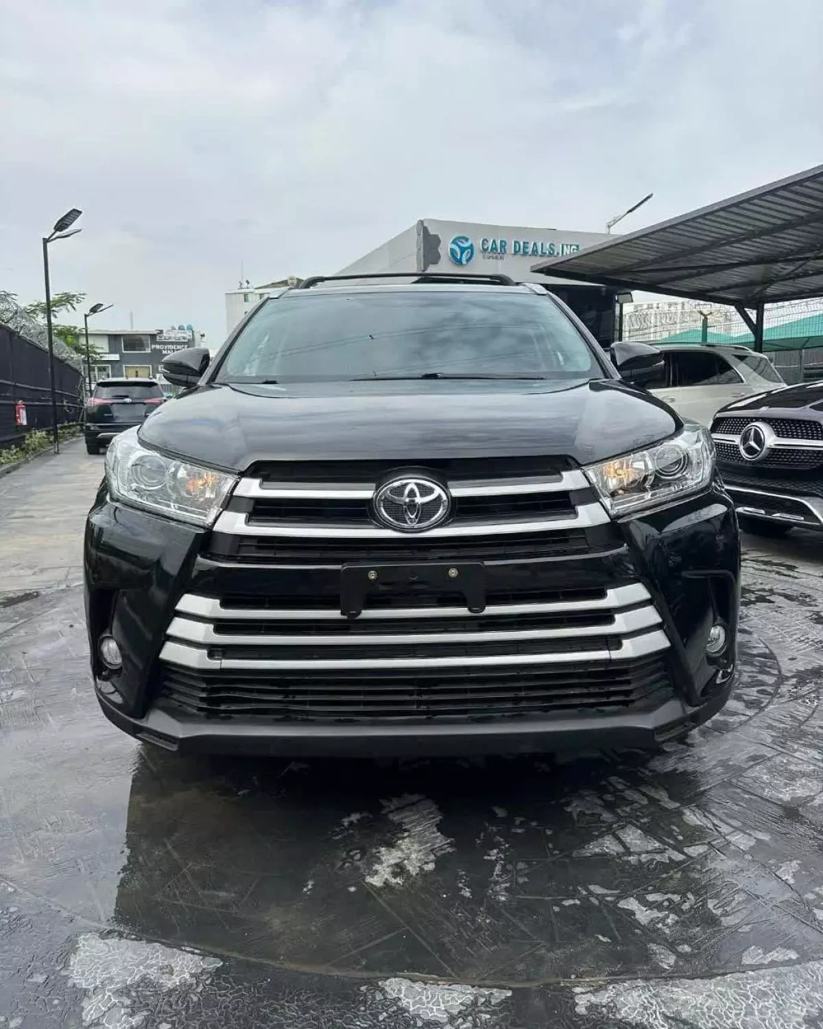 Toyota Highlander   - 2017