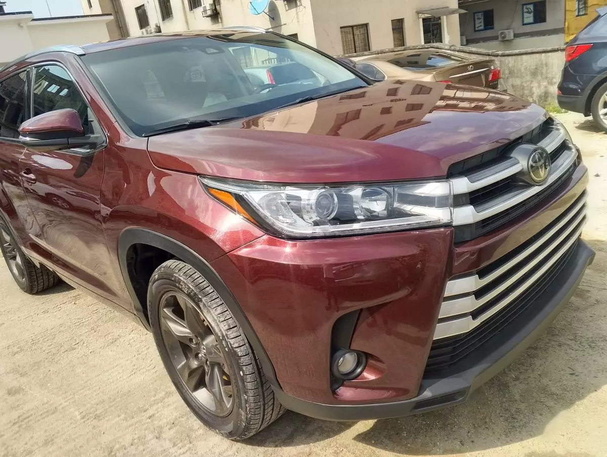 Toyota Highlander   - 2019