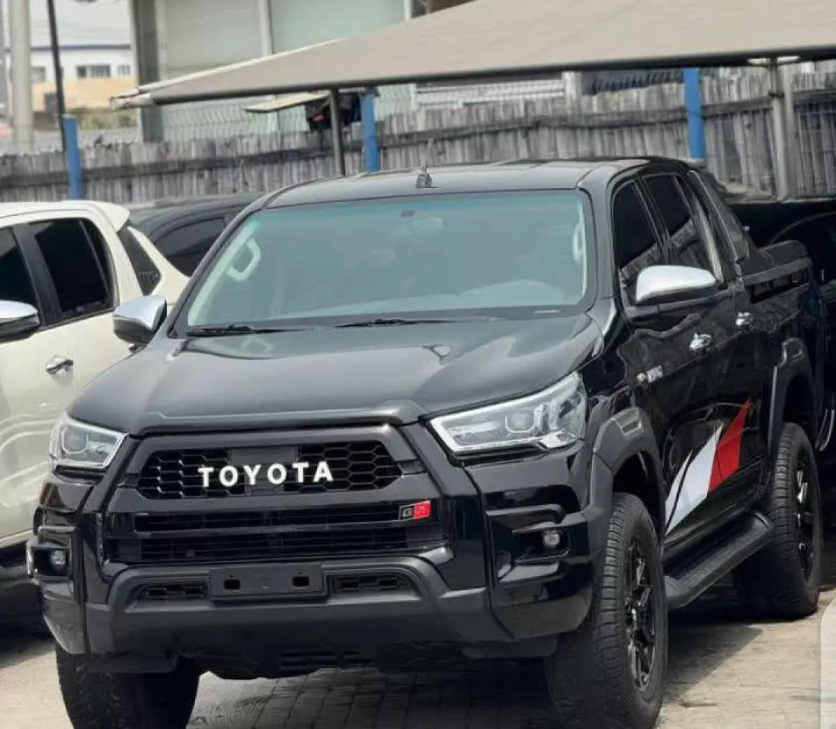 Toyota Hilux   - 2020