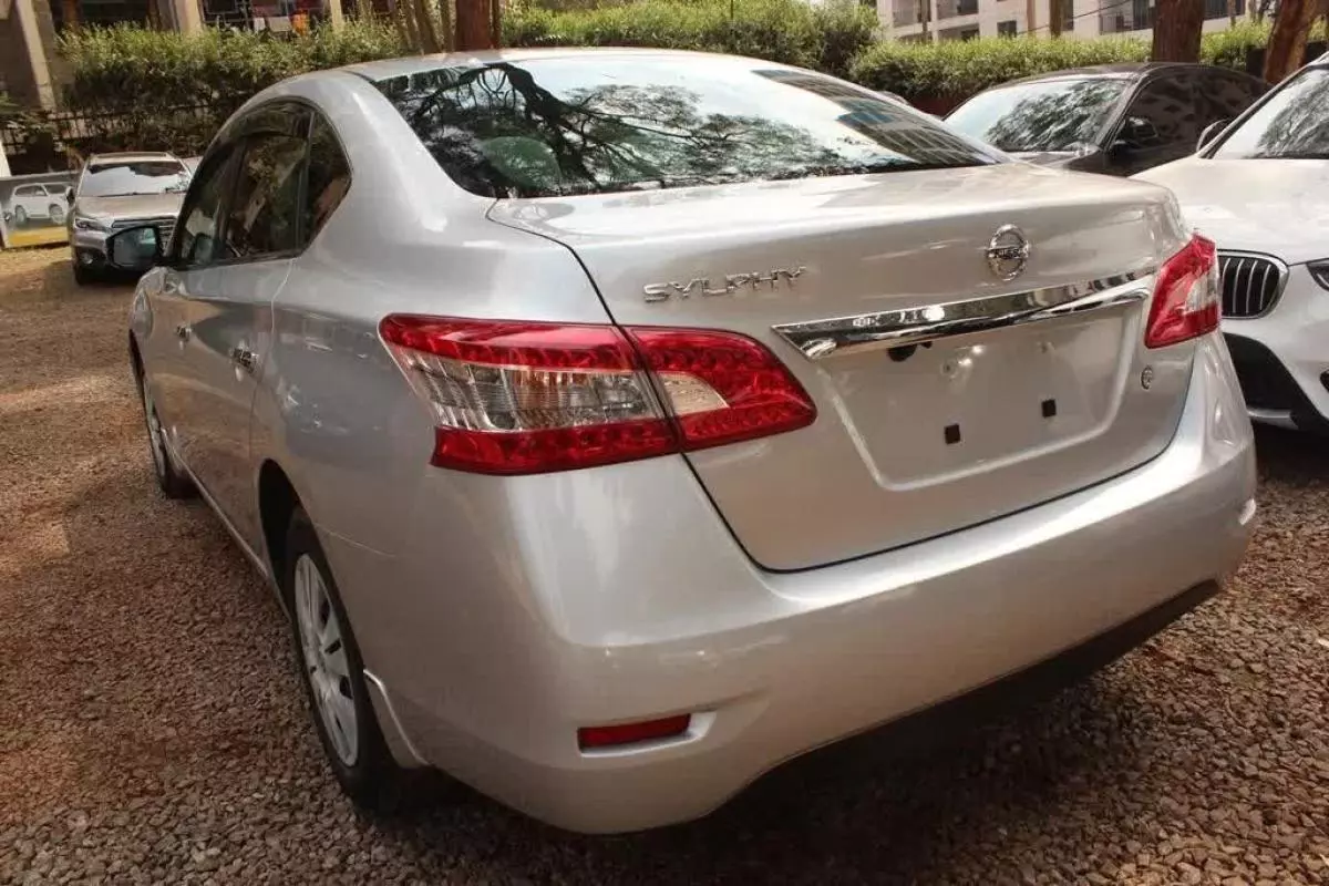 Nissan Sylphy - 2016