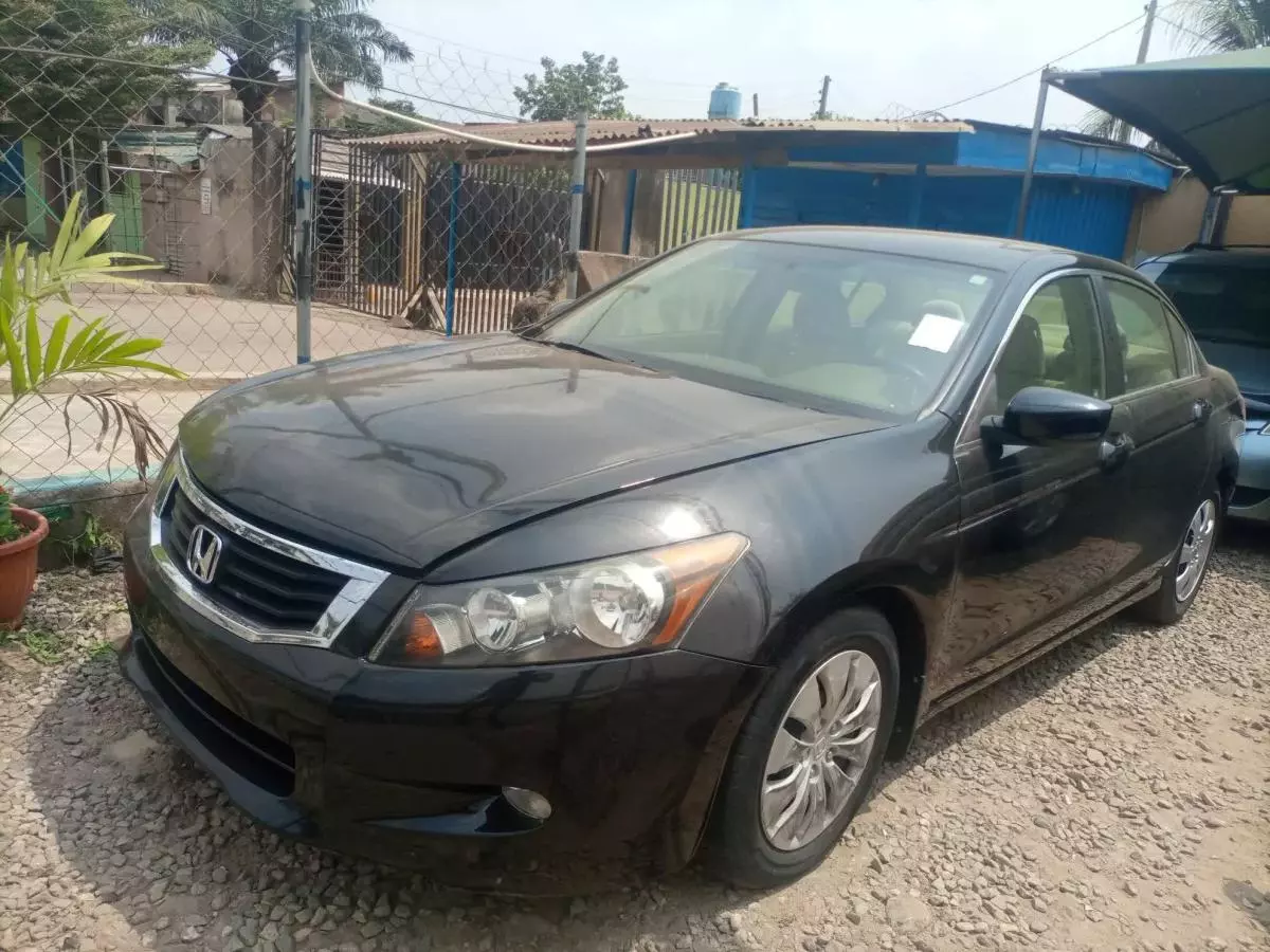 Honda Accord - 2009