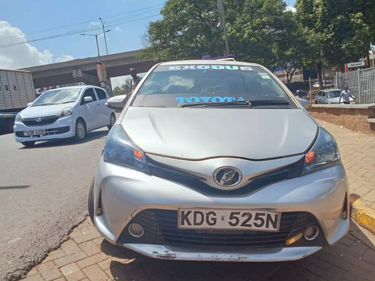 Toyota Vitz   - 2014