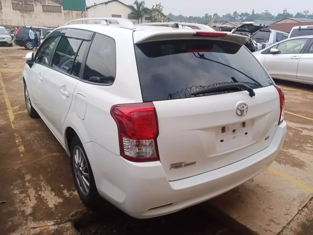 Toyota Fielder    - 2014