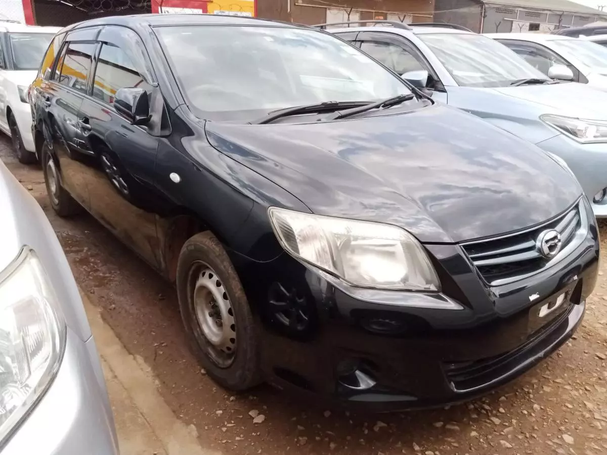 Toyota Fielder    - 2011