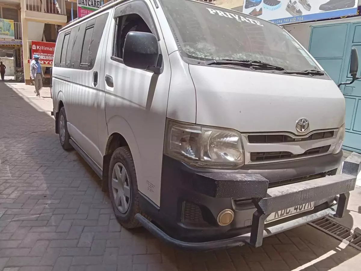 Toyota Hiace   - 2013