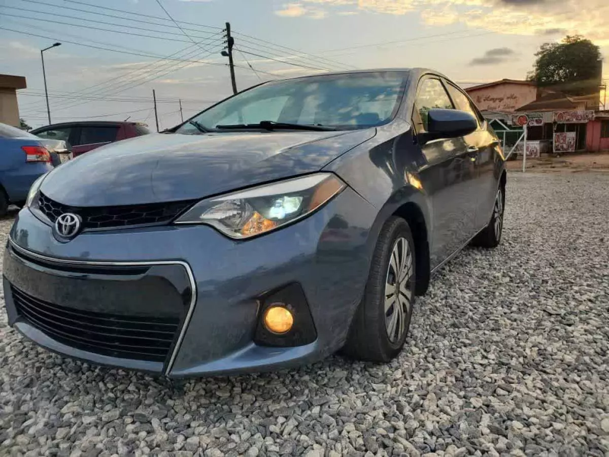 Toyota Corolla   - 2016