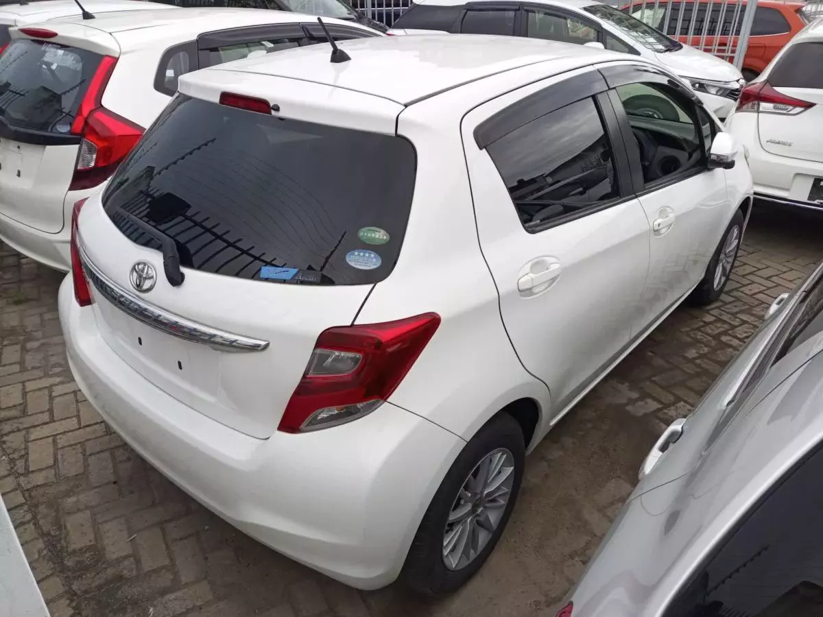 Toyota Vitz - 2015