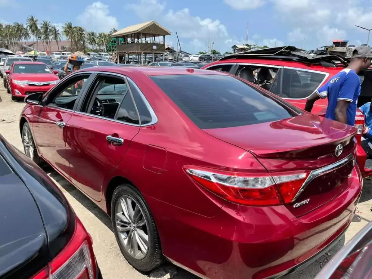 Toyota Camry   - 2015