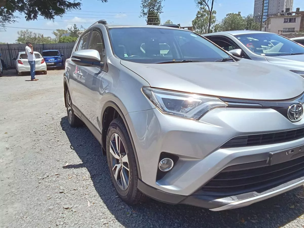 Toyota RAV 4   - 2017