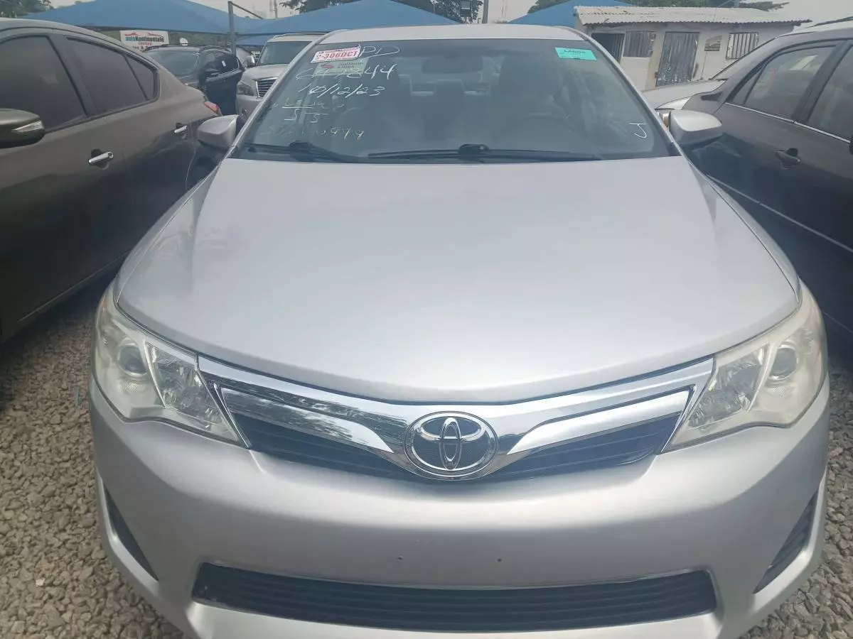 Toyota Camry   - 2013