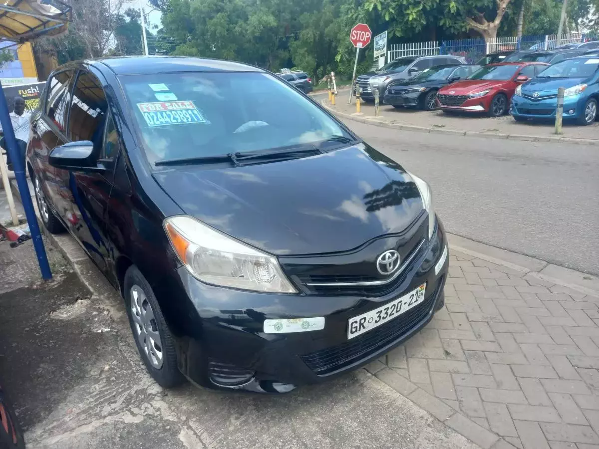 Toyota Yaris   - 2013