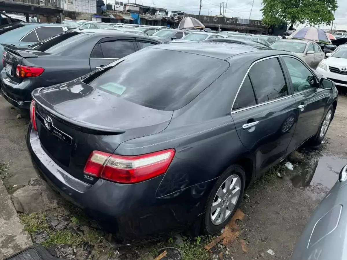 Toyota Camry   - 2008