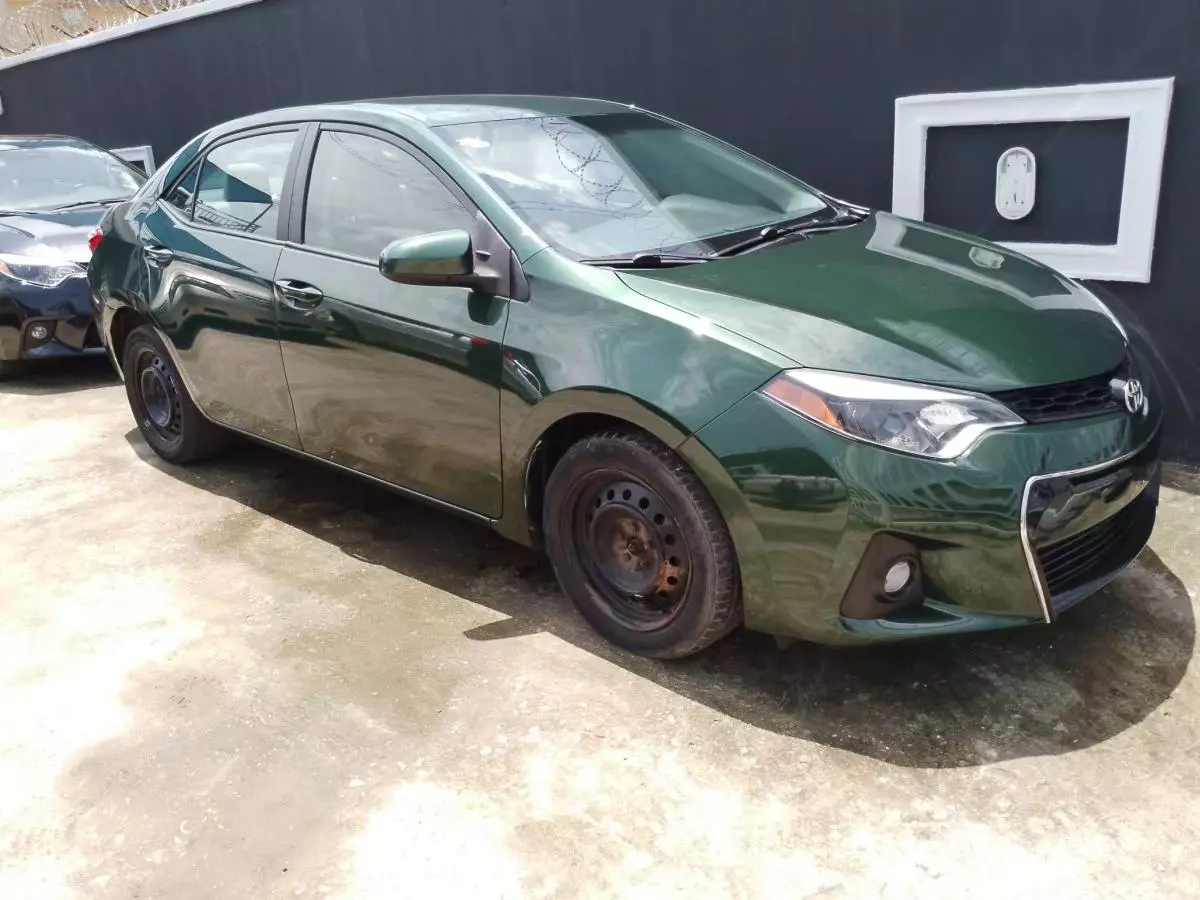 Toyota Corolla   - 2015