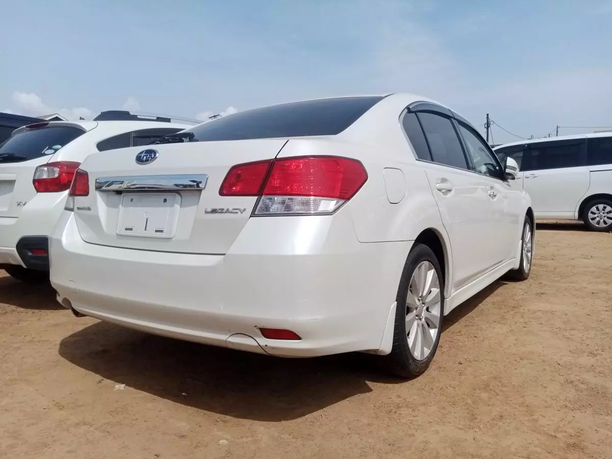 Subaru Legacy   - 2009