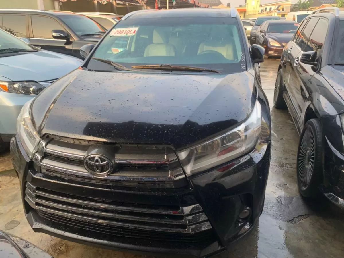 Toyota Highlander   - 2016