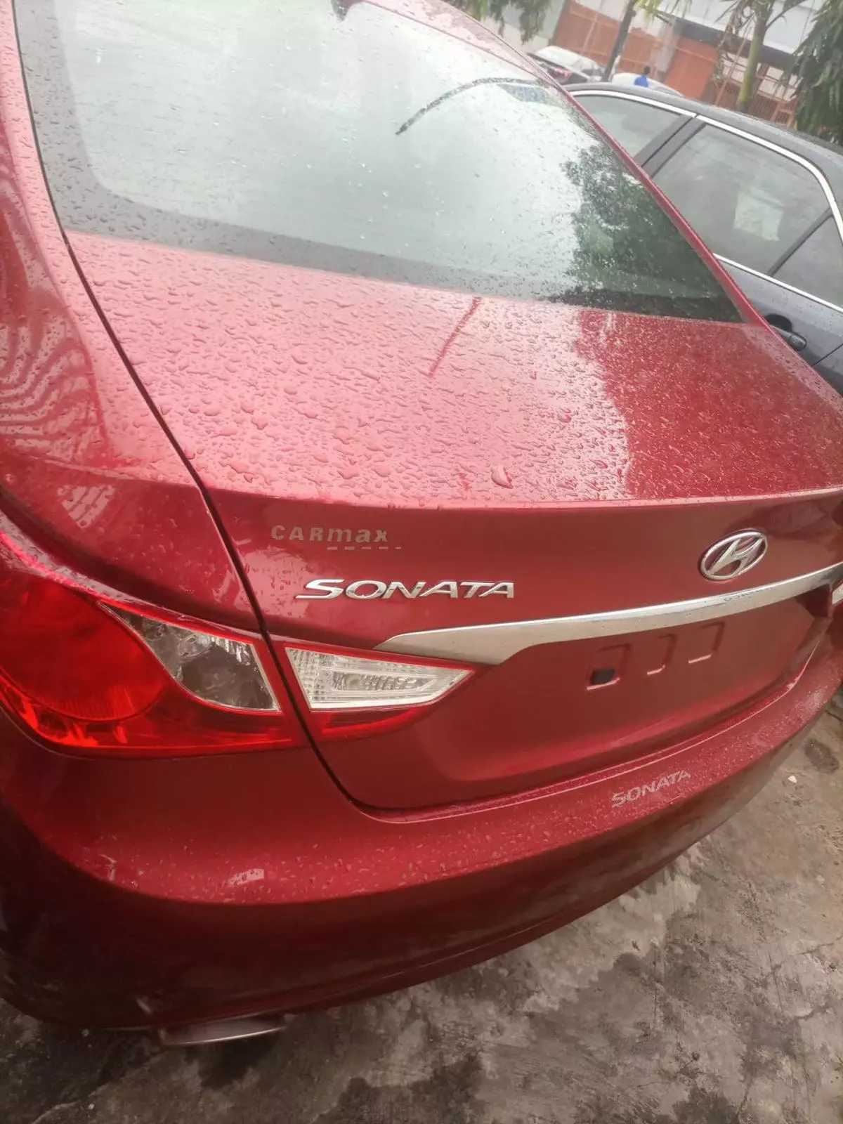 Hyundai Sonata   - 2012