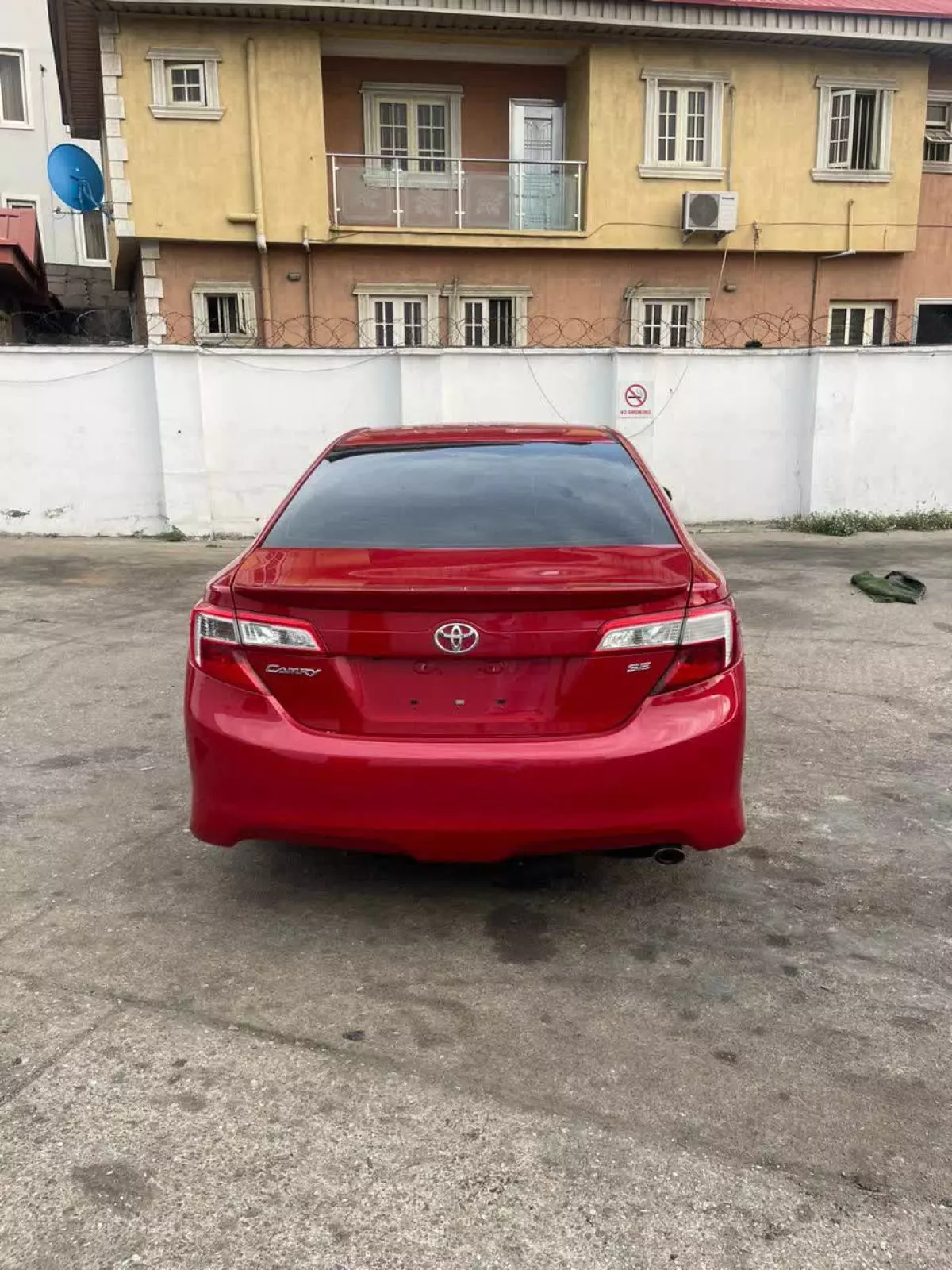 Toyota Camry   - 2014