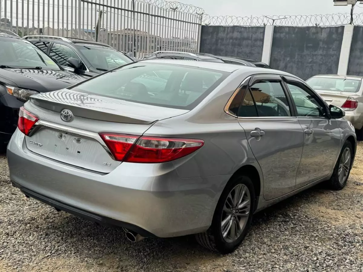 Toyota Camry   - 2015