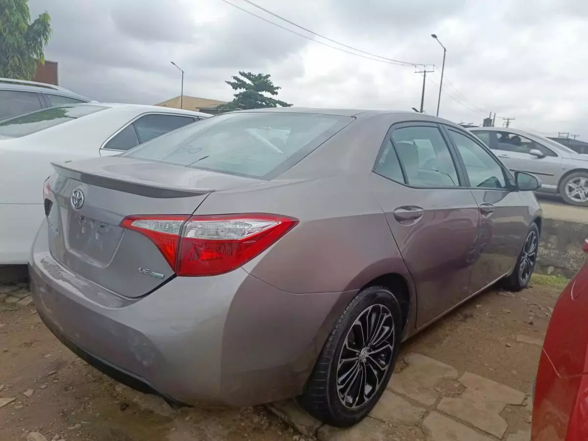 Toyota Corolla   - 2015