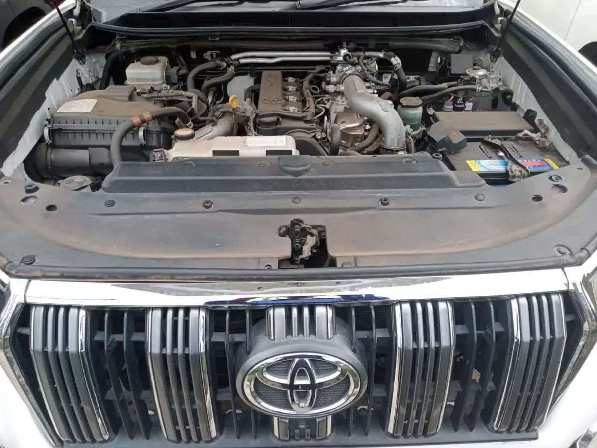 Toyota Landcruiser Prado   - 2016
