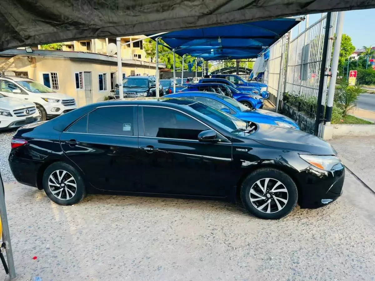 Toyota Camry   - 2015