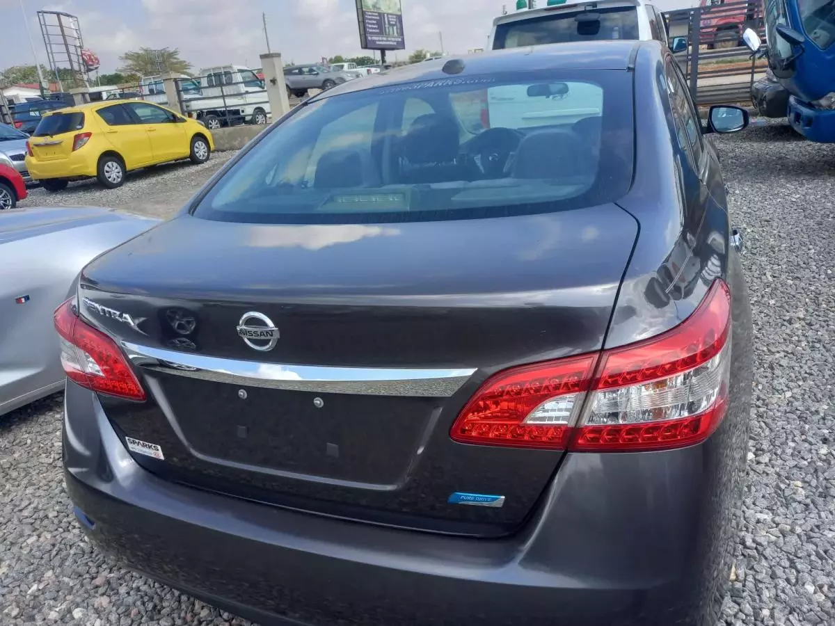 Nissan Sentra - 2014