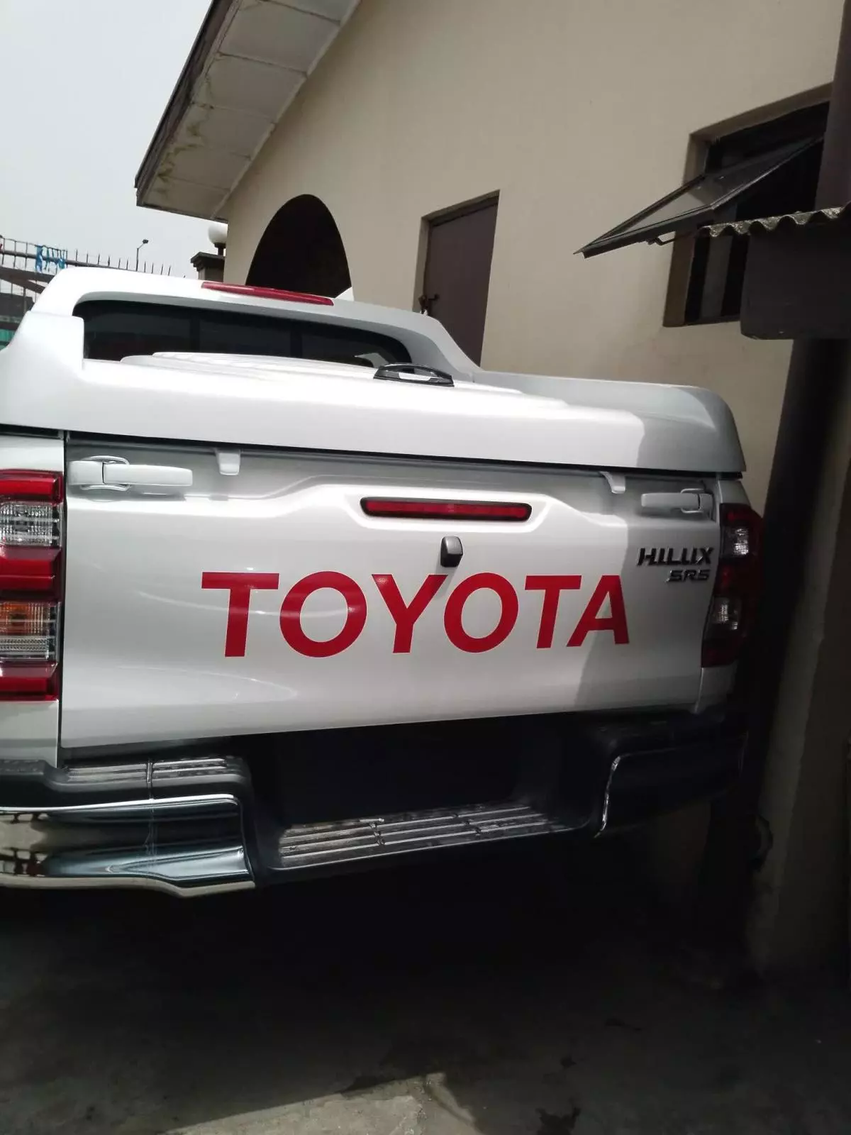 Toyota Hilux   - 2024