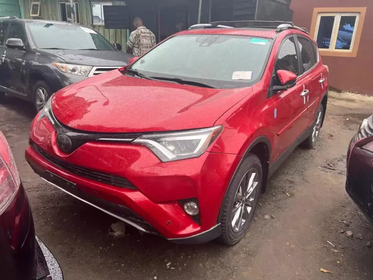 Toyota RAV 4   - 2017