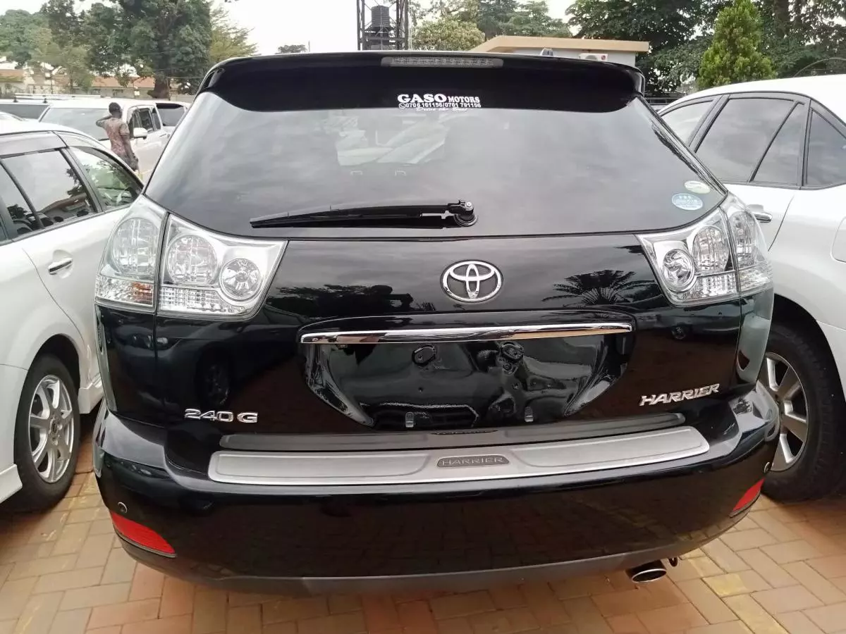 Toyota Harrier   - 2011