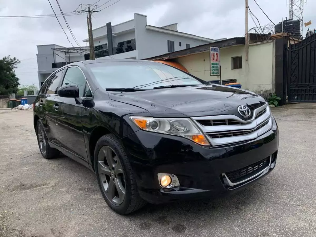 Toyota Venza   - 2011