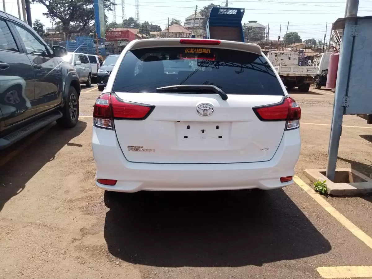 Toyota Fielder    - 2017