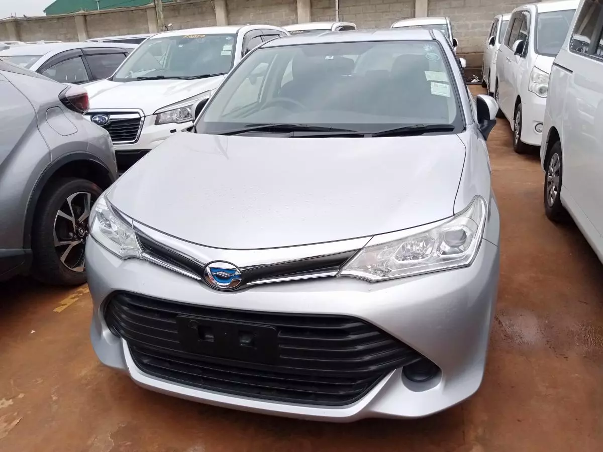 Toyota Fielder hybrid    - 2015