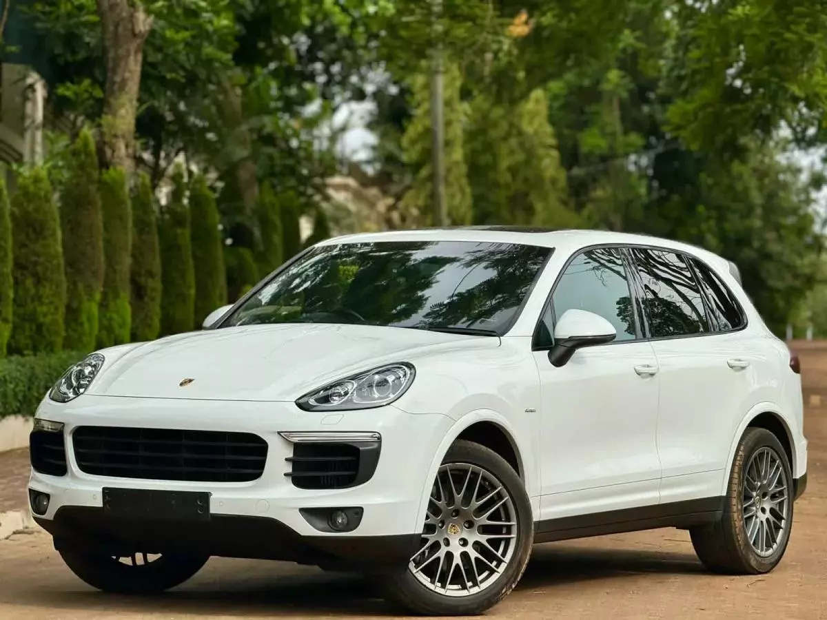 PORSCHE Cayenne   - 2016