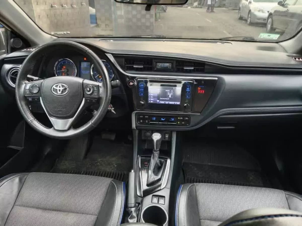 Toyota Corolla   - 2018