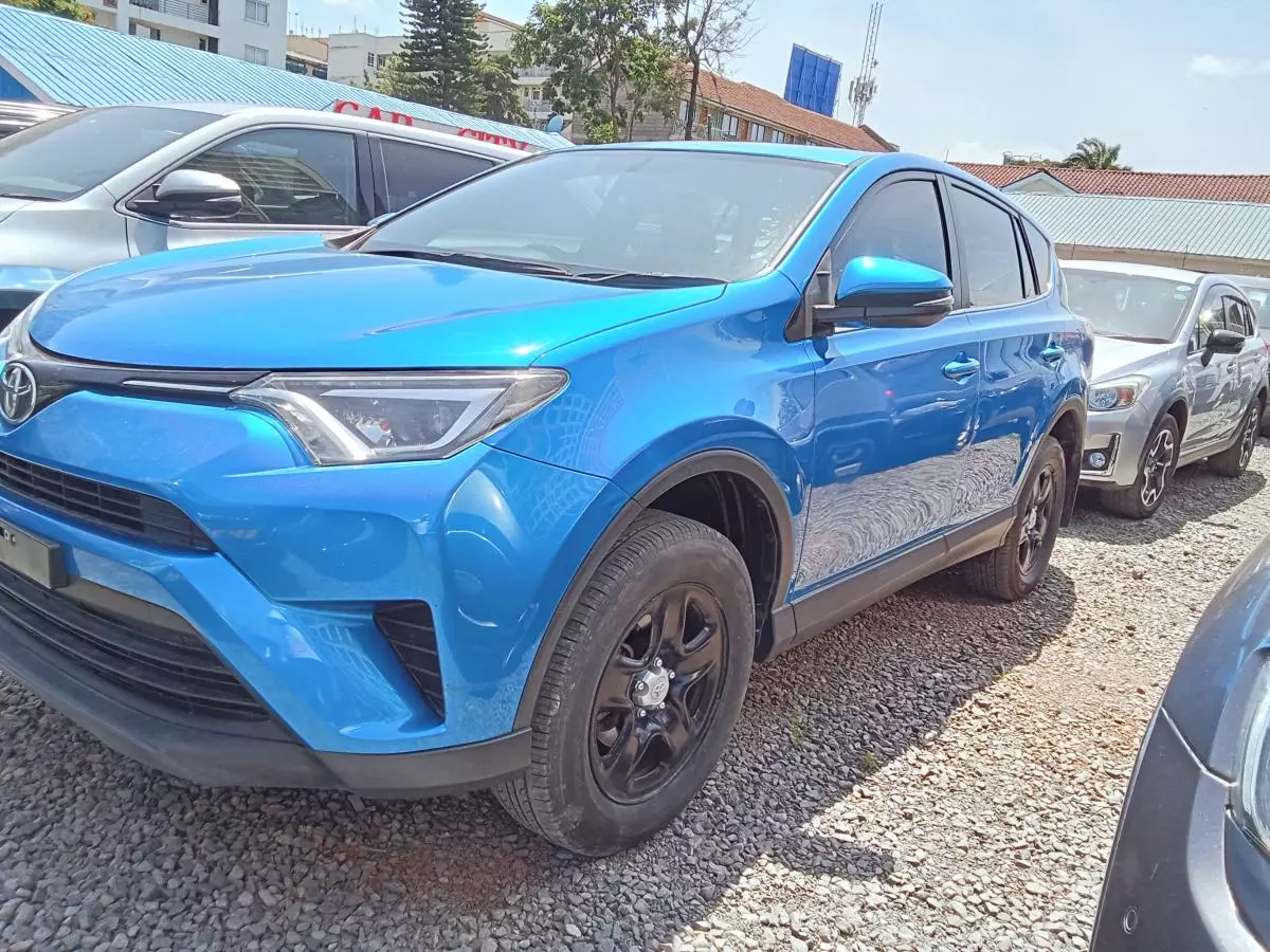 Toyota RAV4   - 2017