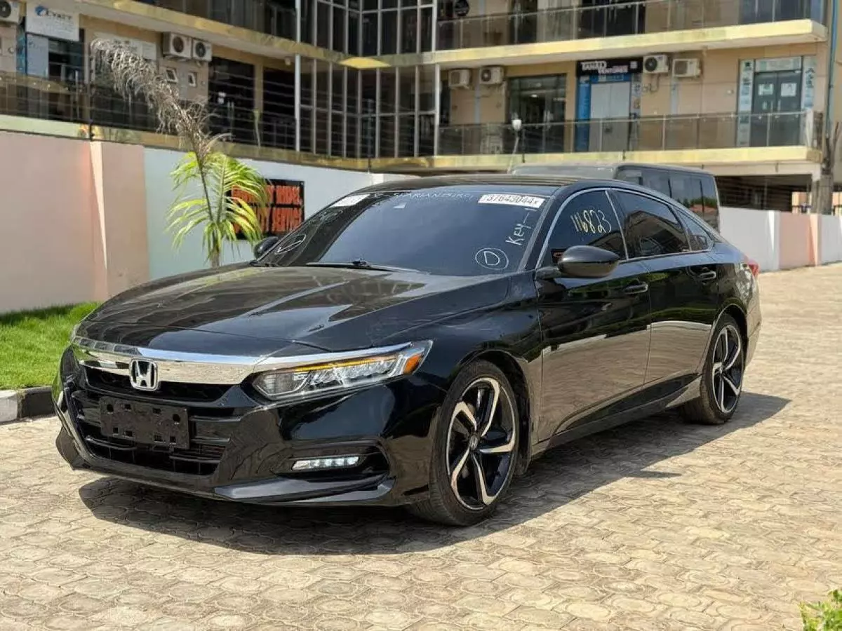 Honda Accord   - 2018