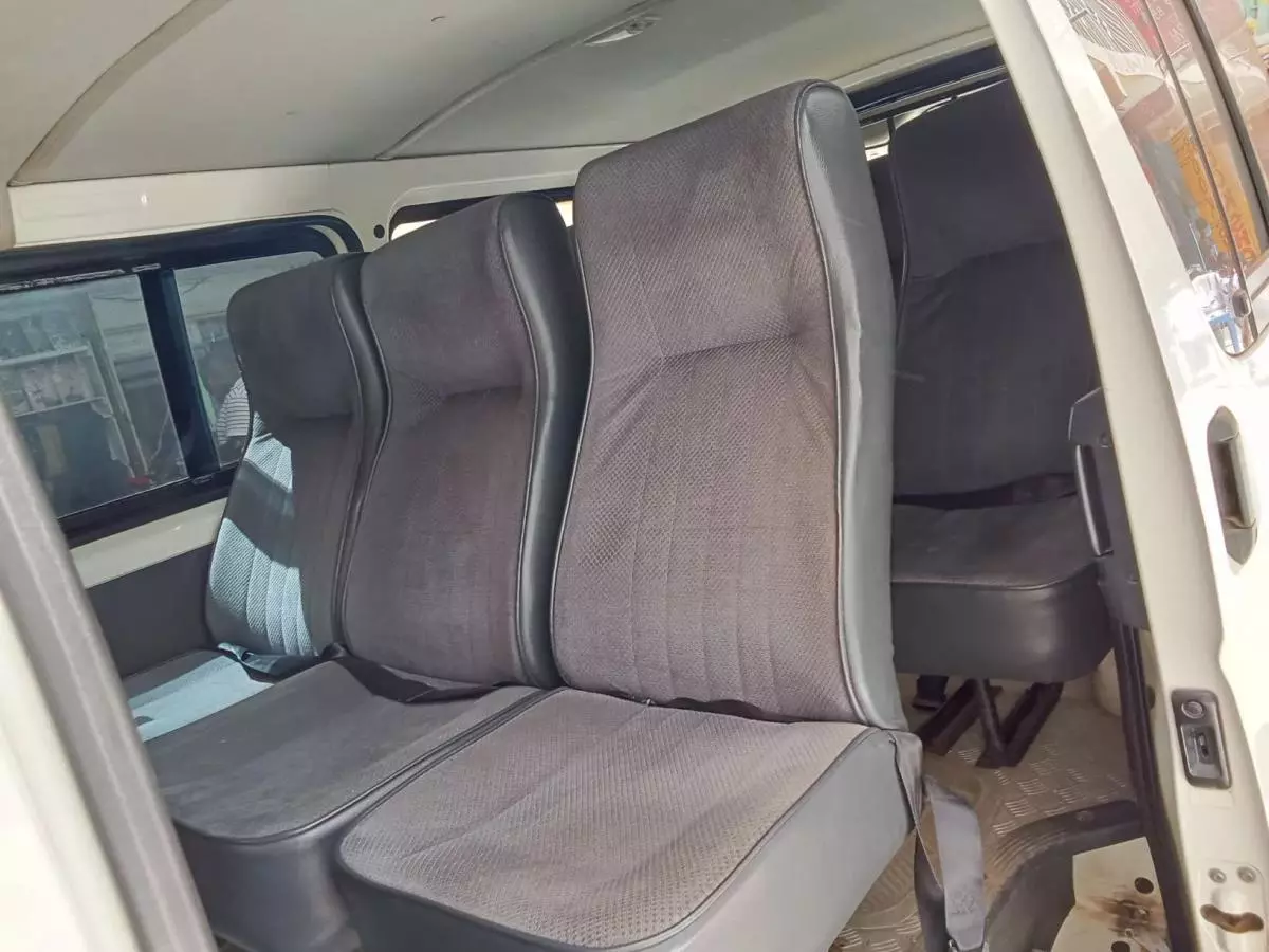 Toyota Hiace   - 2013