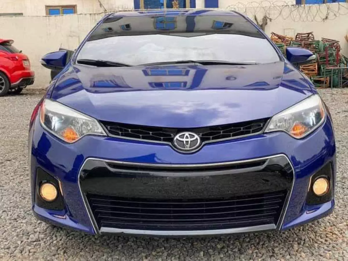 Toyota Corolla   - 2014