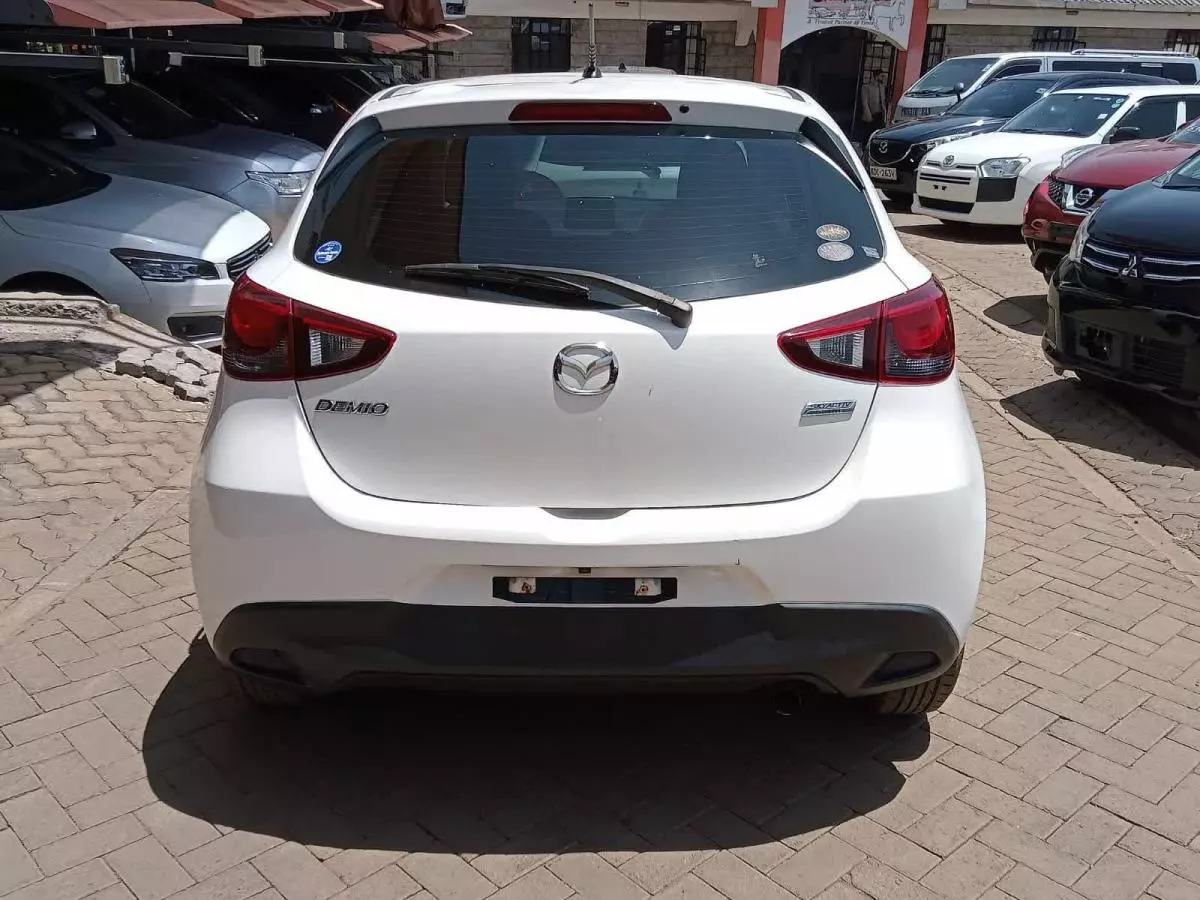 Mazda Demio  - 2015